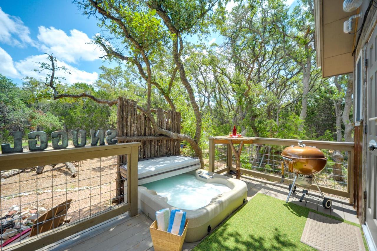 Snuggle Inn Wimberley Cabin With Fire Pit And Deck Kültér fotó