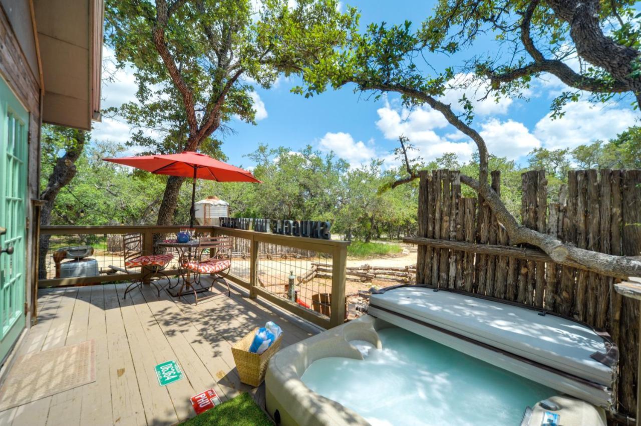 Snuggle Inn Wimberley Cabin With Fire Pit And Deck Kültér fotó