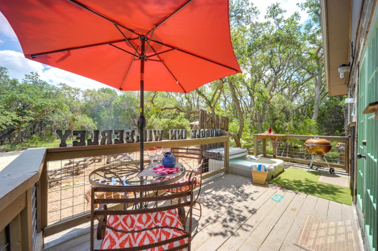 Snuggle Inn Wimberley Cabin With Fire Pit And Deck Kültér fotó