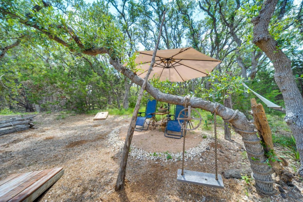Snuggle Inn Wimberley Cabin With Fire Pit And Deck Kültér fotó