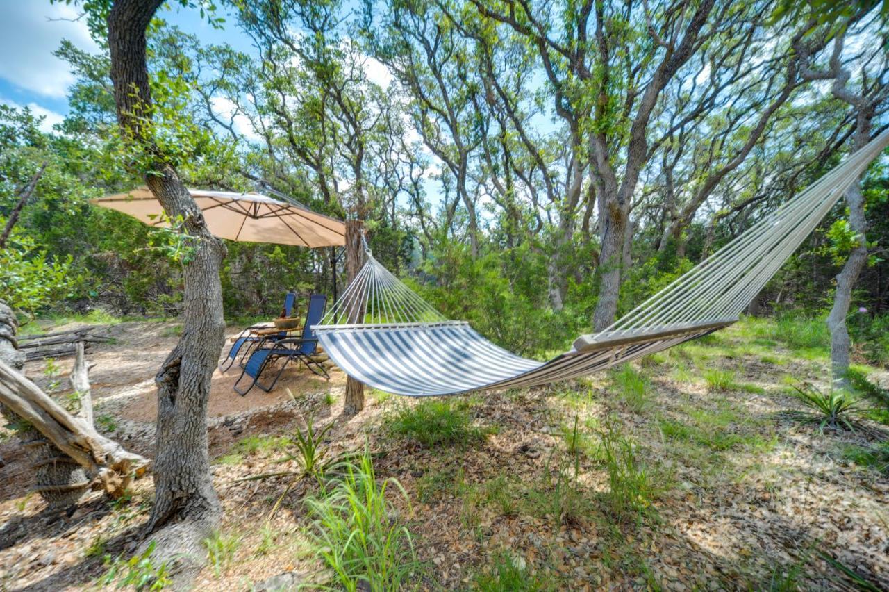 Snuggle Inn Wimberley Cabin With Fire Pit And Deck Kültér fotó