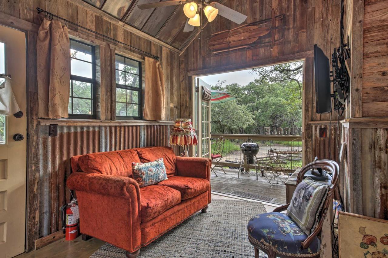 Snuggle Inn Wimberley Cabin With Fire Pit And Deck Kültér fotó