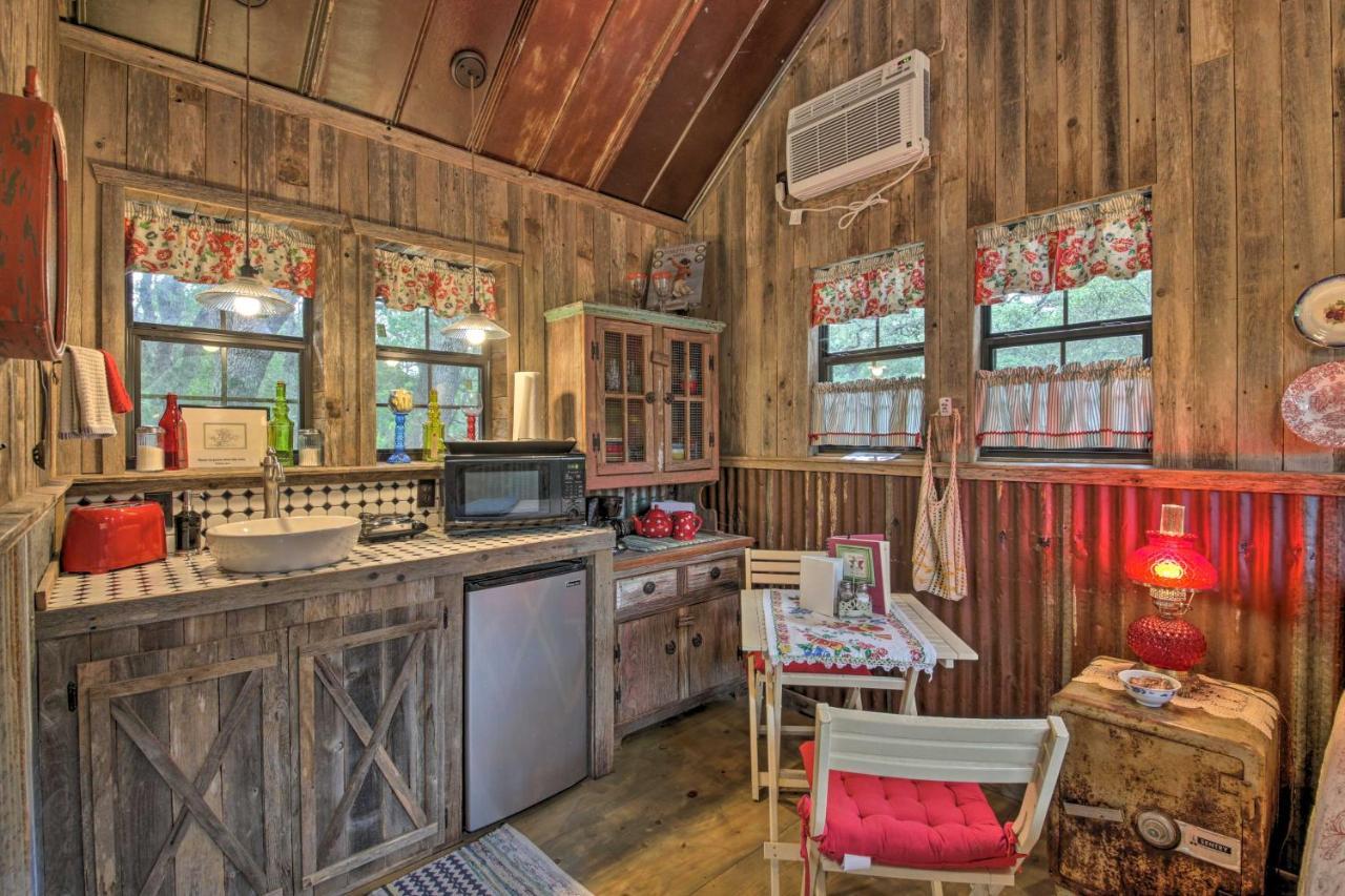 Snuggle Inn Wimberley Cabin With Fire Pit And Deck Kültér fotó