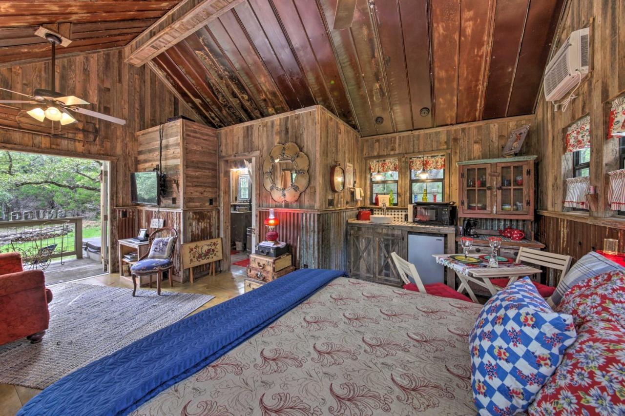 Snuggle Inn Wimberley Cabin With Fire Pit And Deck Kültér fotó