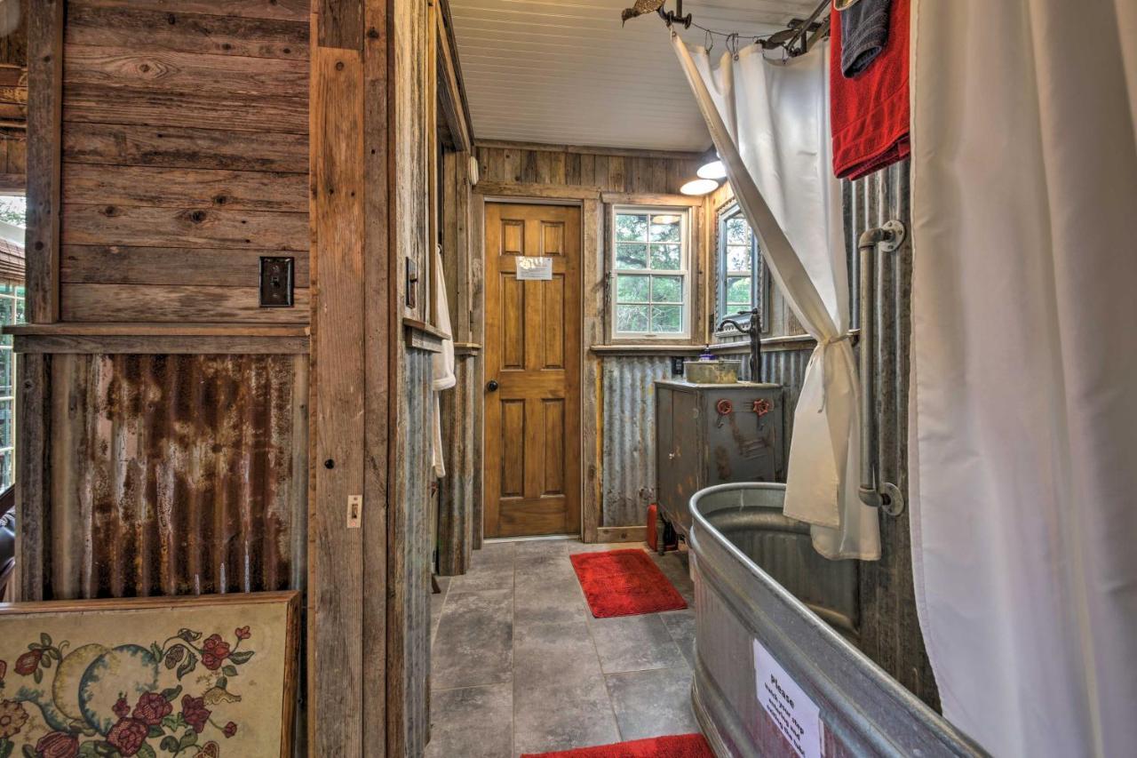 Snuggle Inn Wimberley Cabin With Fire Pit And Deck Kültér fotó